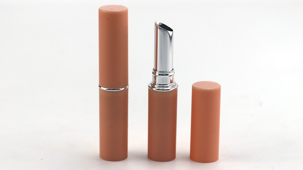 Versión de plástico para ahorro de costos de nuestro tubo de lápiz labial más vendido