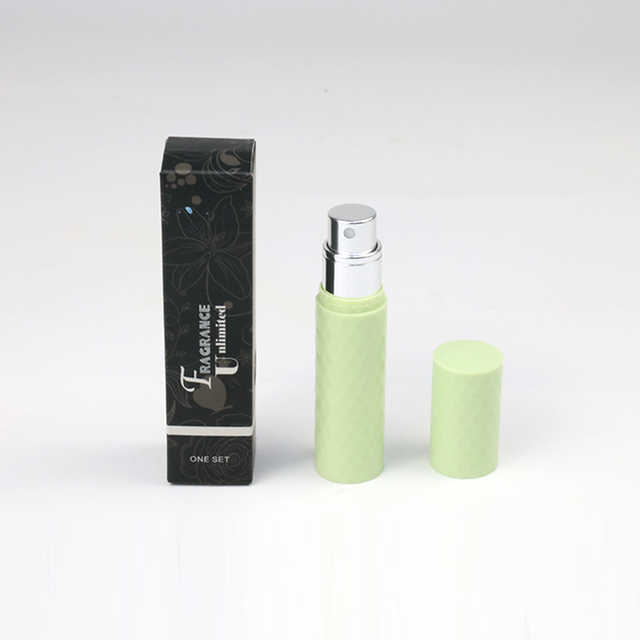 Botella de atomizador de perfume recargable de fondo con caja de color