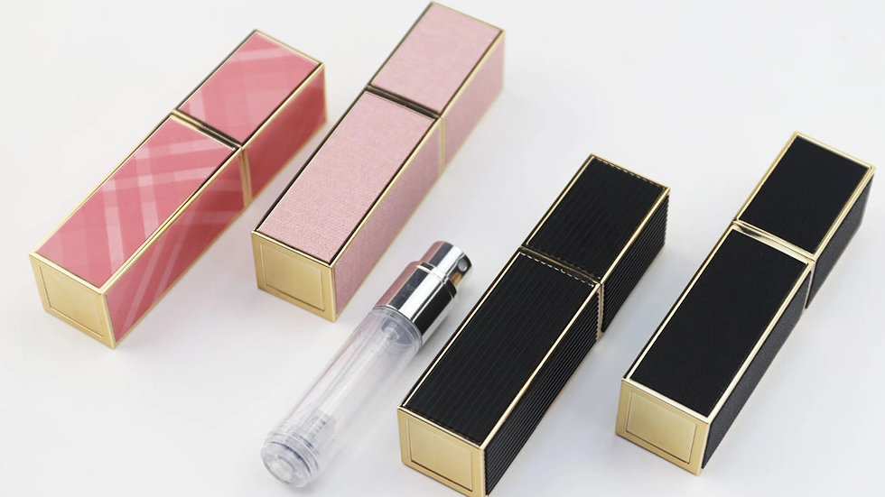 La nueva botella de perfume de relleno de fondo magnético cuadrado de Ivorie