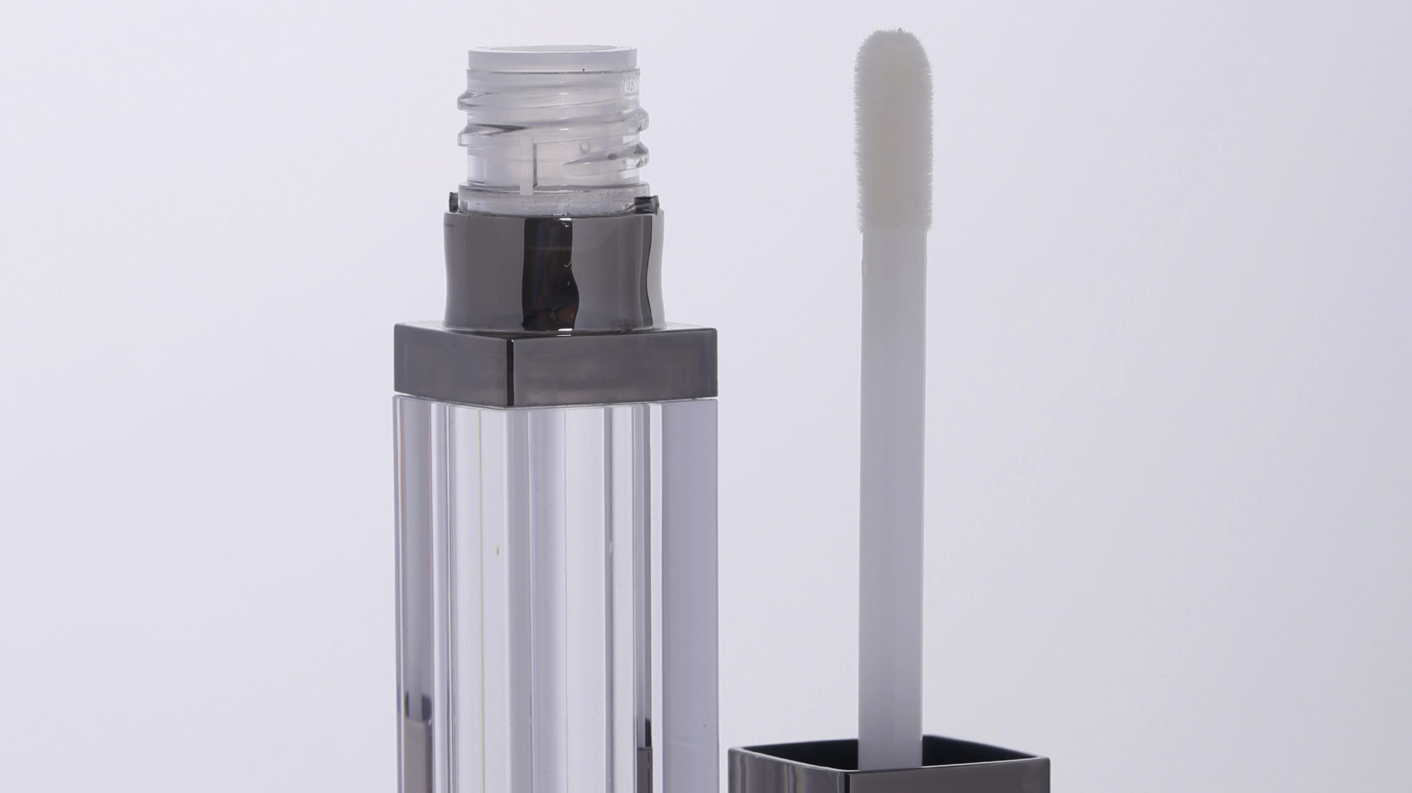  Botella cuadrada de brillo de labios PETG: diseño elegante y funcional 